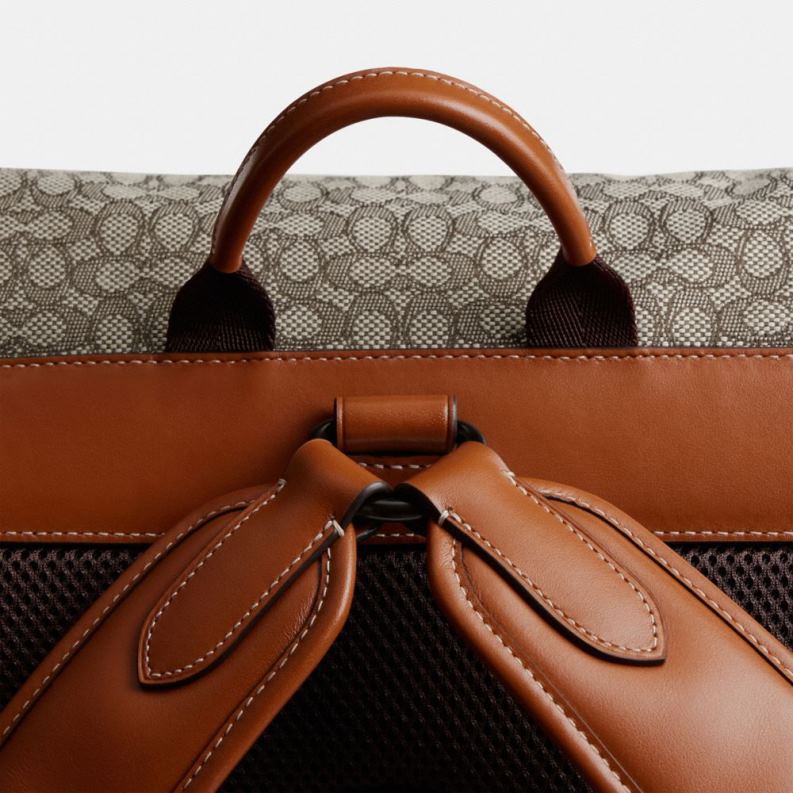 Coach Men HITCH BACKPACK IN MICRO SIGNATURE JACQUARD Cocoa/Burnished Amber 4ZRDJ683